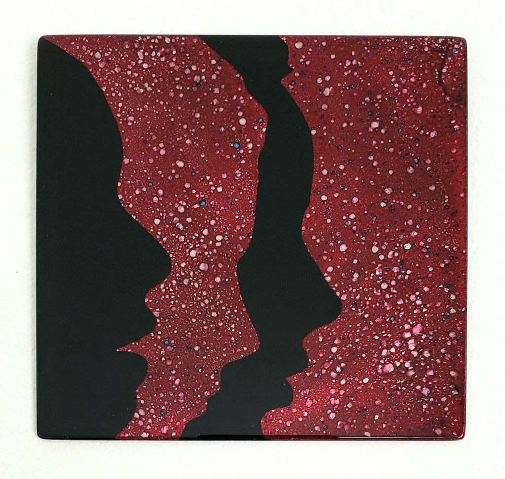 Colored Metal Etching Feminine Faces in Profile